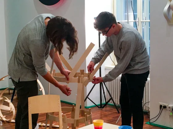 Design Studenten bei der Arbeit mit KISPI
